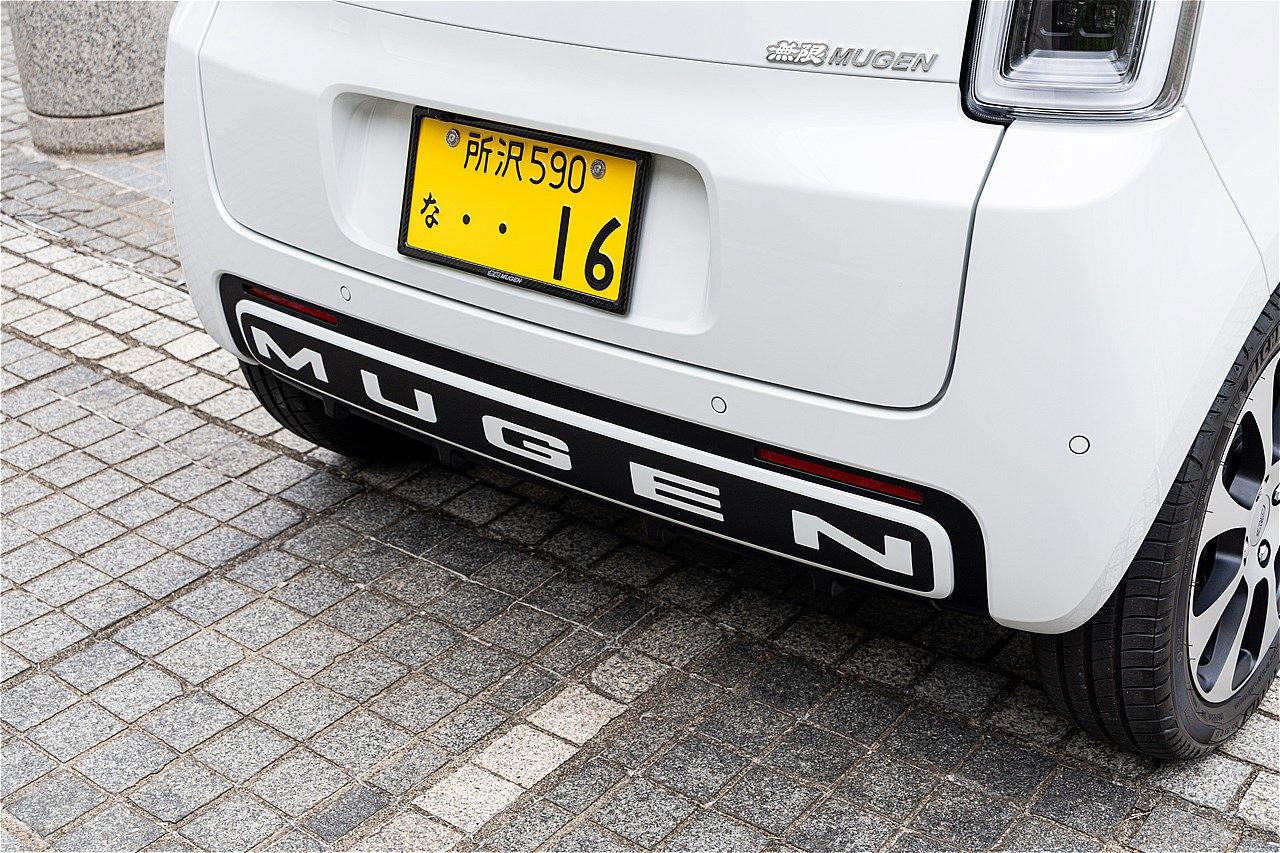 無限パーツを装着したホンダ「N-ONE e:」（写真：三木 宏章）