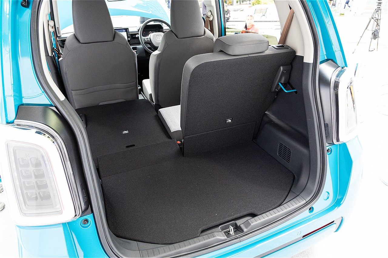 ホンダの新型軽乗用EV「N-ONE e:」（写真：三木 宏章）