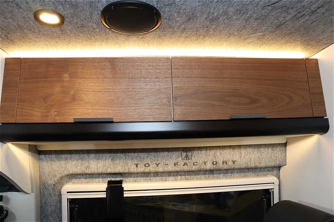 ジャパンキャンピングカーショー2026でトイファクトリーが発表した新型「ダヴィンチ6.0」（写真：筆者撮影）