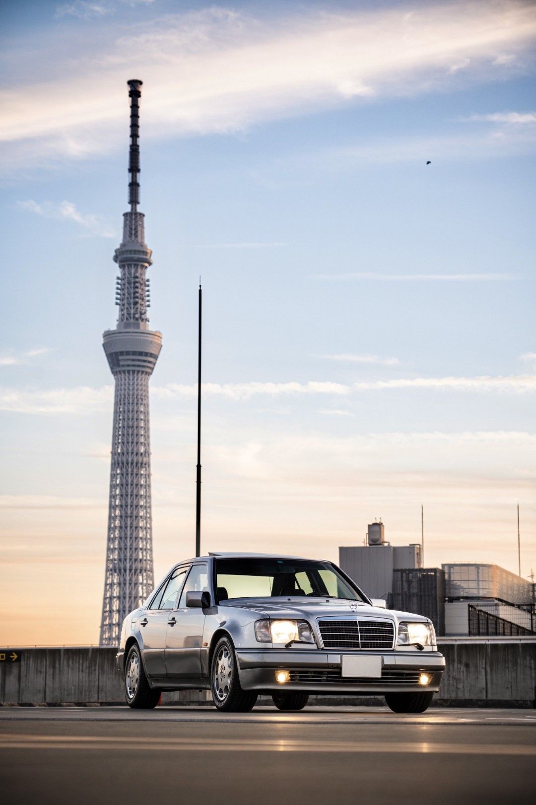 メルセデス・ベンツW124 E500ポルシェラインは、うつみさんが2、3歳のときに初めて見た伯父の車。後年、うつみさんが譲り受け、レストアして乗っていた（写真：うつみさん提供）