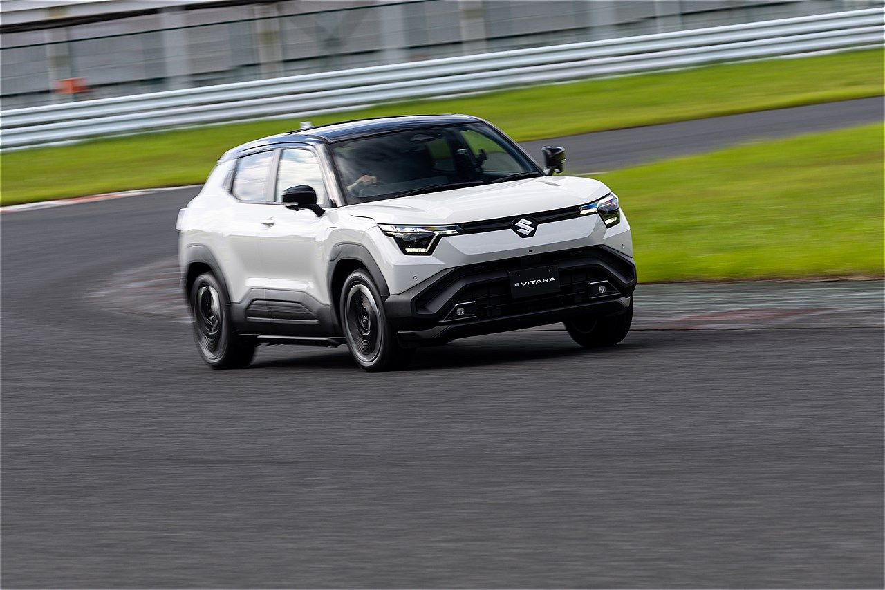 スズキの新型「eビターラ プロトタイプ」（写真：三木 宏章）