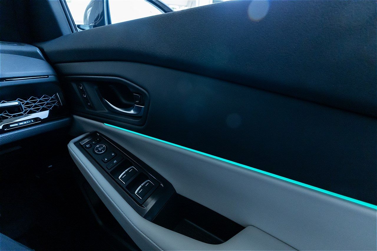 ホンダ量販モデル初のハンズオフ機能を搭載した「アコード e:HEV Honda SENSING 360＋」（写真：三木 宏章）