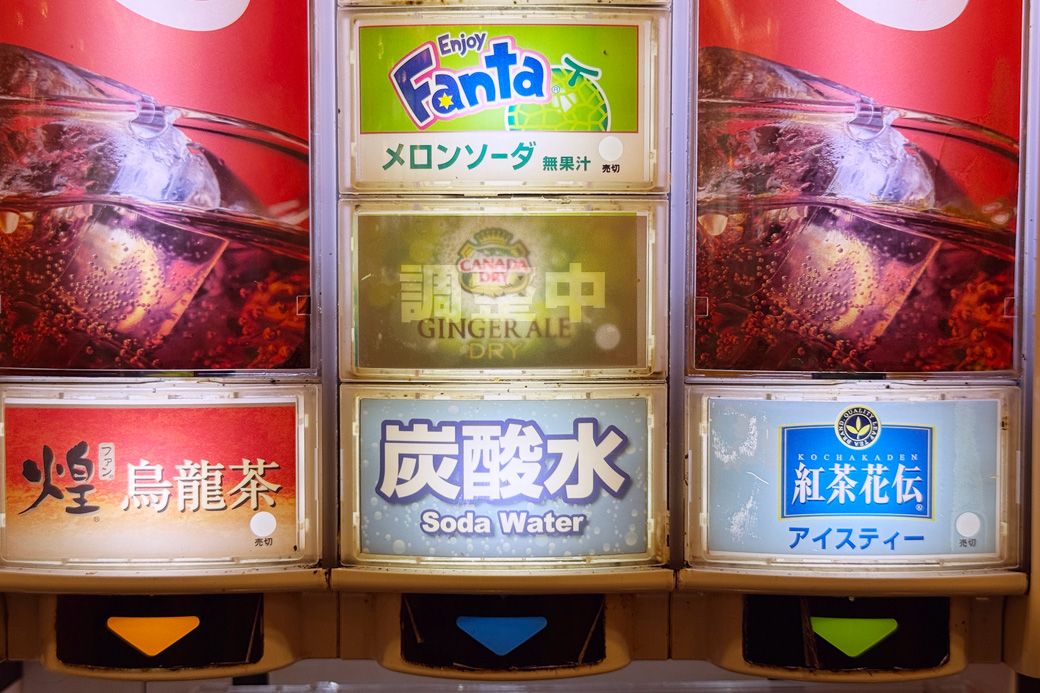 サイゼリヤでは、実は炭酸水が無料。ドリンクバーを注文していなくても飲んでOKだそう（筆者撮影）