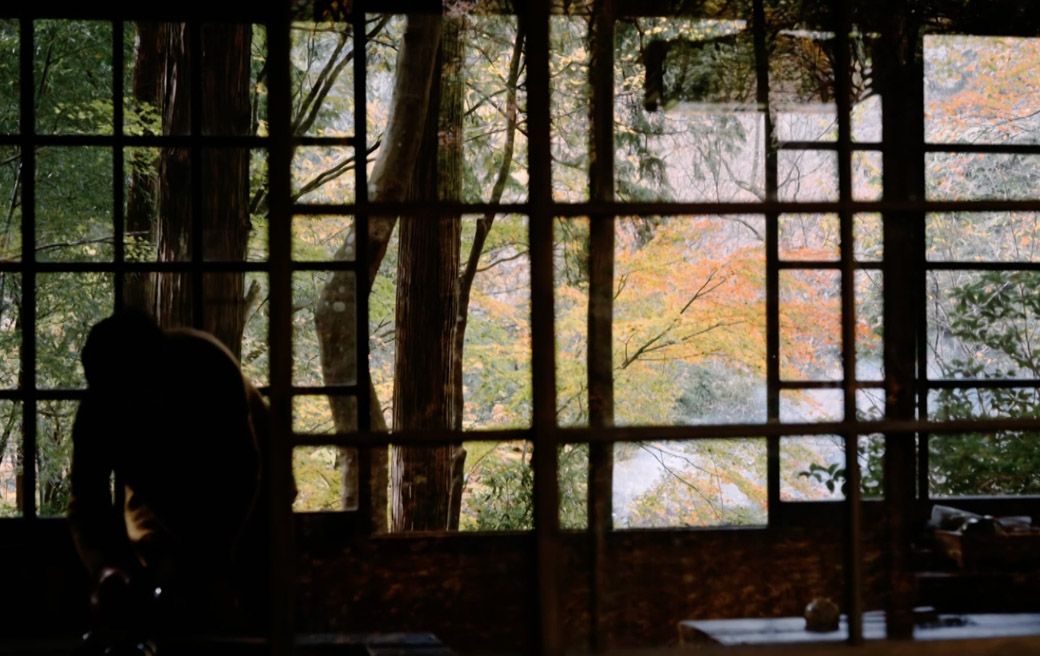 建物の中から紅葉を眺めるのも風情がある（画像提供：みたき園）