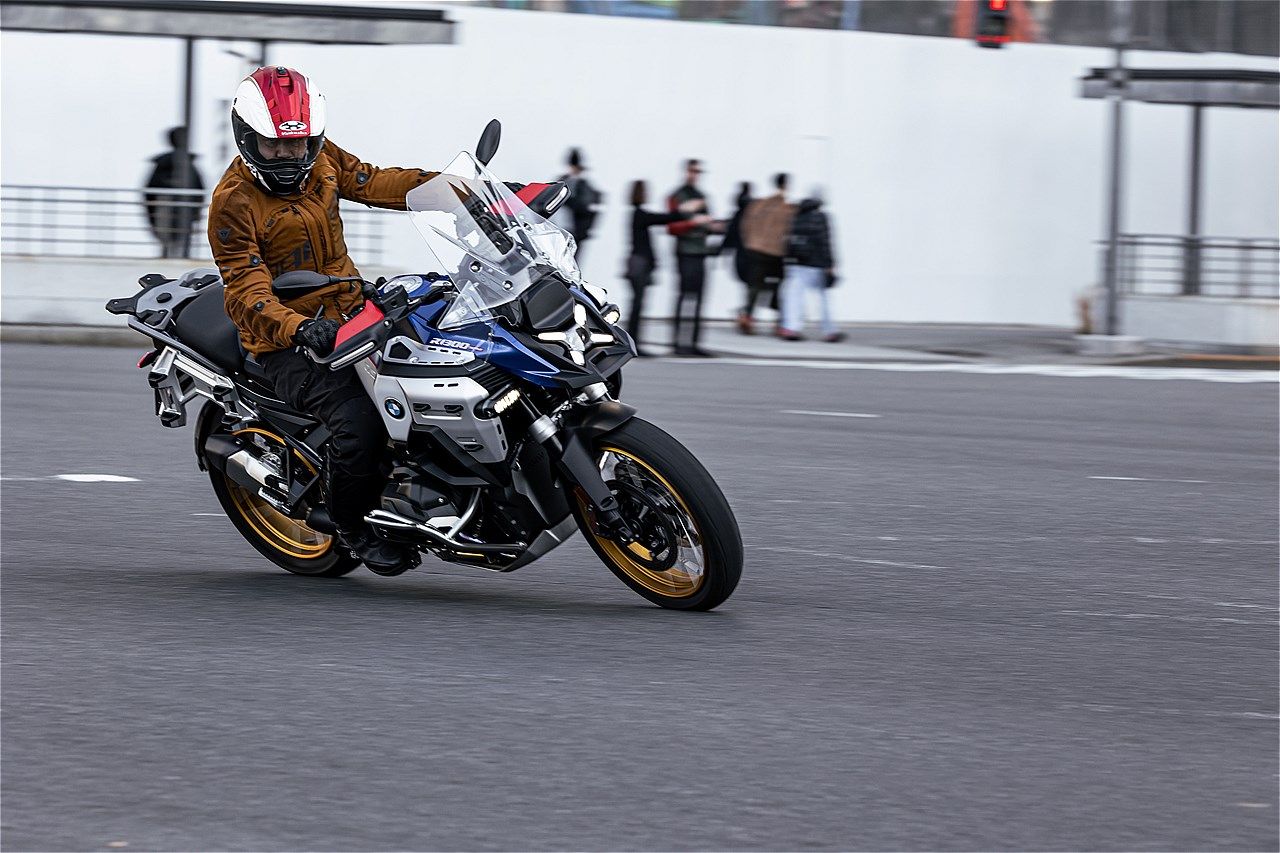 BMWモトラッドのGSシリーズの最新作「R1300GSアドベンチャー」（写真：三木宏章）