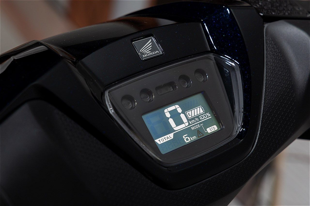 原付一種のホンダ新型電動スクーター｢アイコンe:｣（写真：三木 宏章）