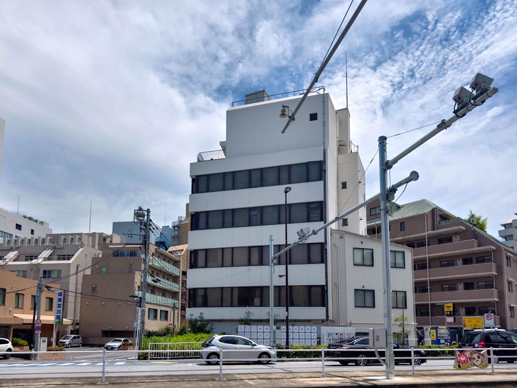 東洋経済新報社の創業地があったという牛込区（現・新宿区）新小川町付近。飯田橋駅から徒歩10分程度の場所にある（筆者撮影）
