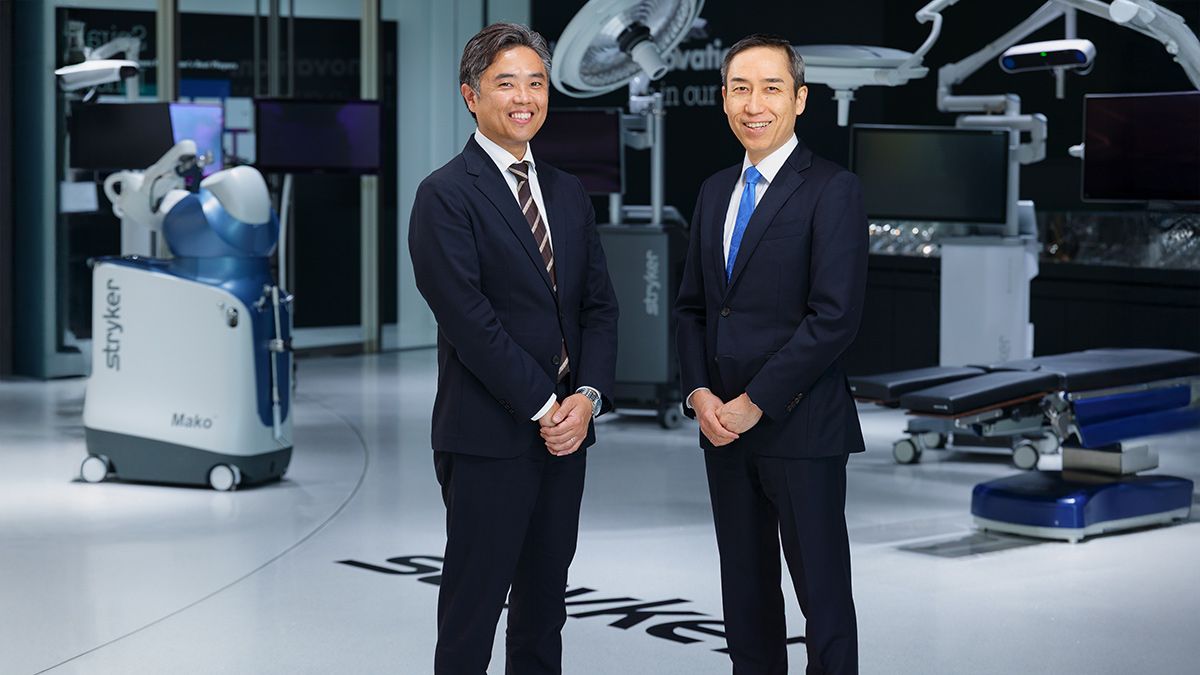 左からトラウマ＆エクストリミティーズ事業本部 トラウマ営業部 首都圏リージョン リージョナルマネジャー 鈴木 文崇氏とトラウマ＆エクストリミティーズ事業本部長 村上 潤氏