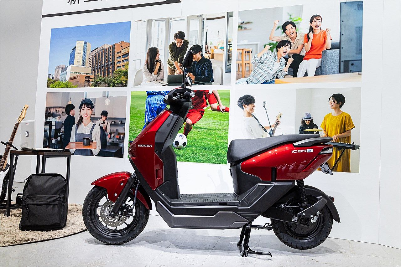 原付一種のホンダ新型電動スクーター｢アイコンe:｣（写真：三木 宏章）