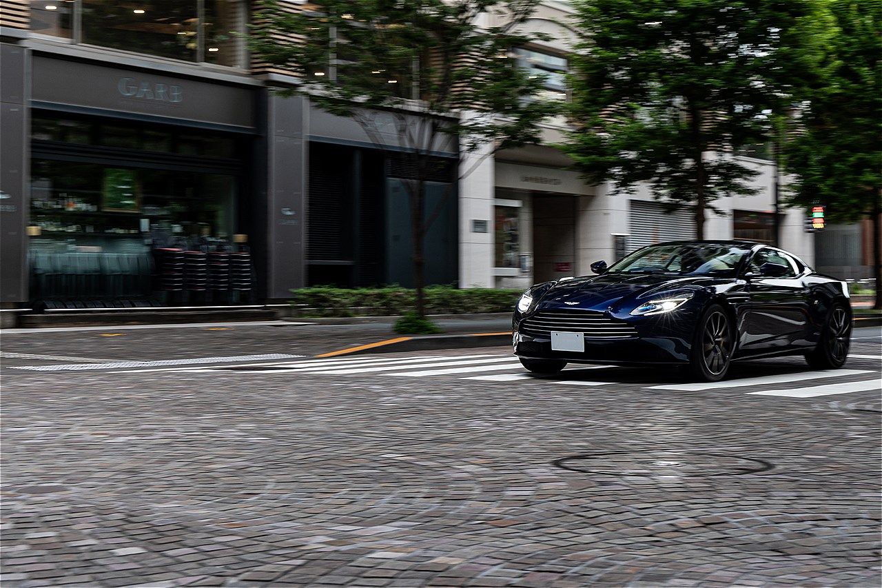 アストンマーティン「DB11」（写真：三木 宏章）