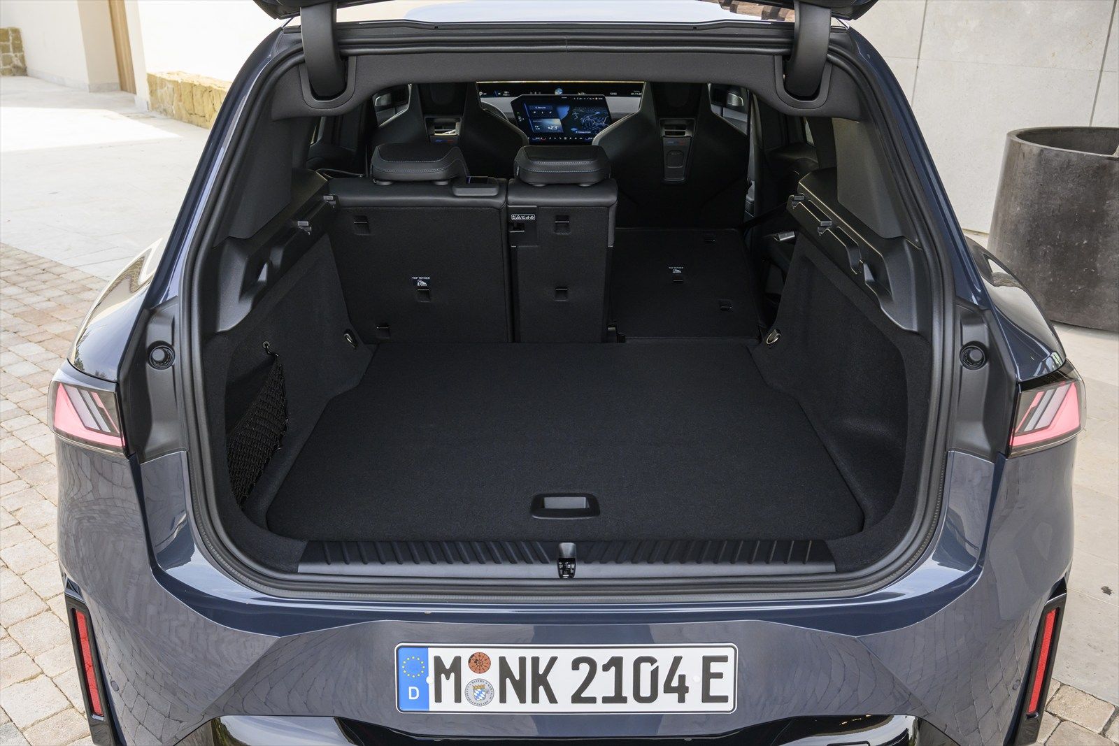 BMW iX3（写真：BMW）