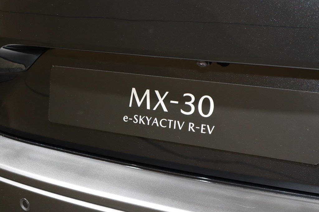 MX-30 e-SKYACTIV R-EVに関する展示内容（筆者撮影）