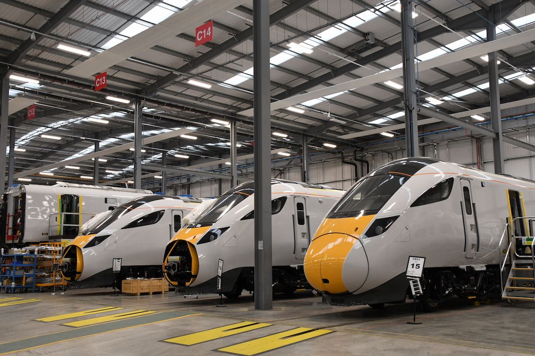 イギリス北東部にある日立のニュートンエイクリフ工場。「クラス800」車両が製造中だ（記者撮影）