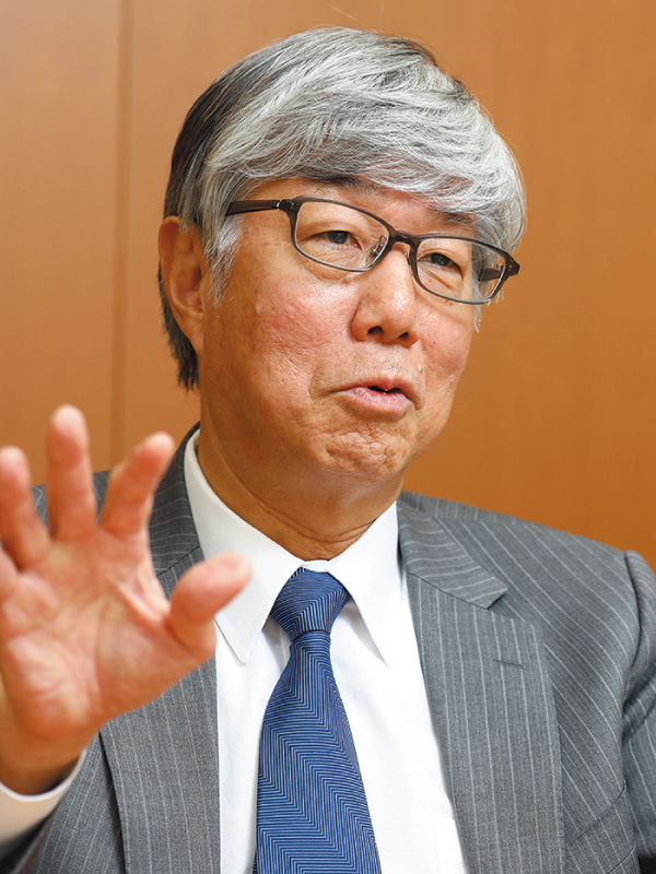 安野 健二氏